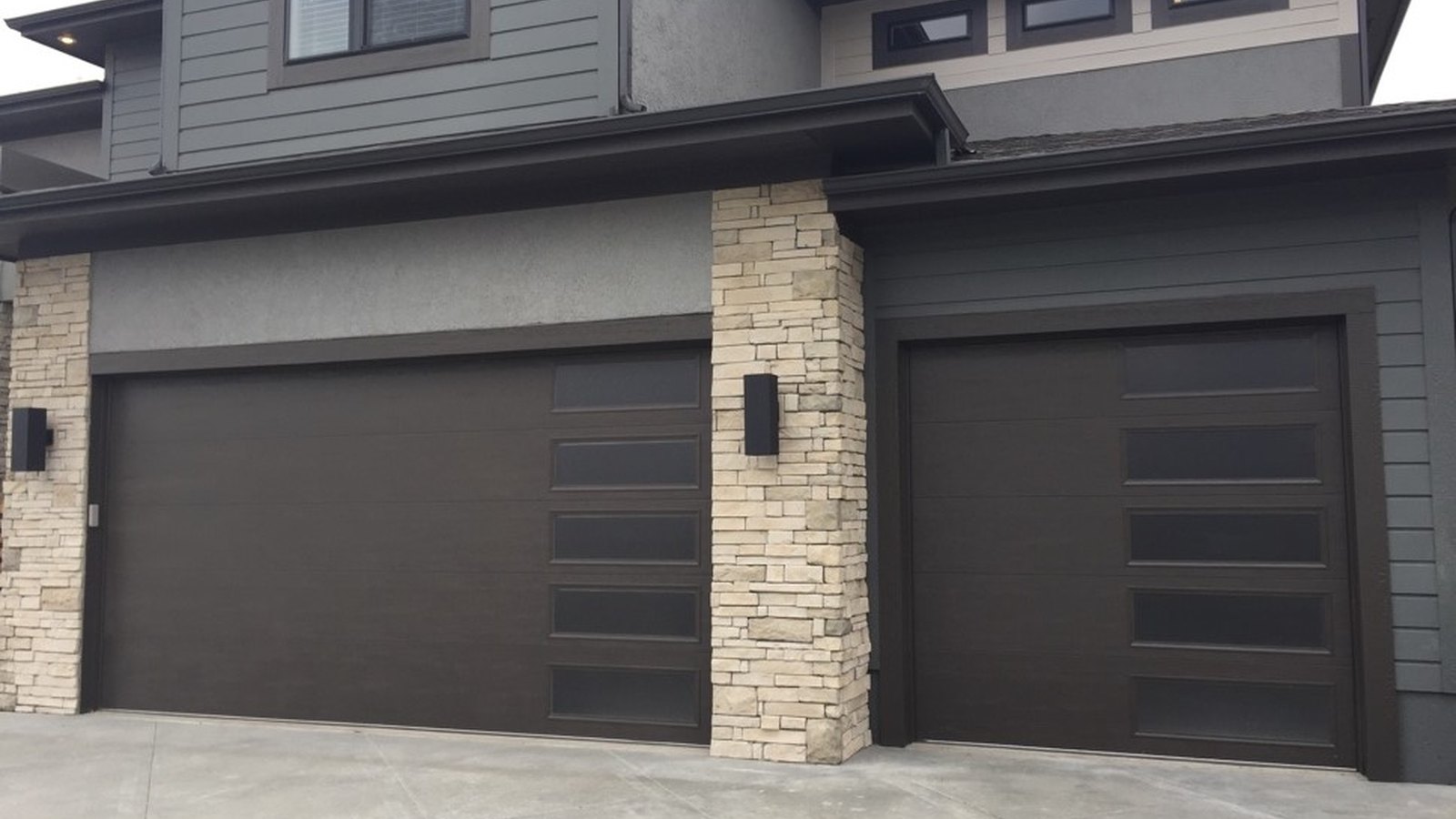 Modern garage door style